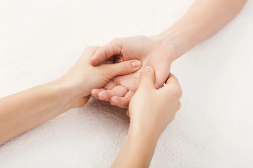 Wellnessmassagen 3 Eine Handmassage bei Claudia Göbel