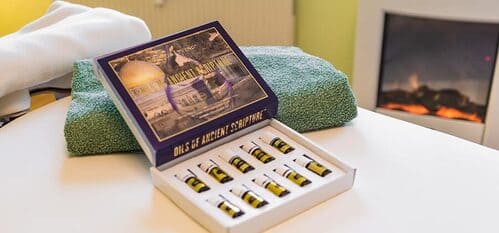 Ätherische Öle 6 Verschienede Flaschen mit ätherischen Ölen aus dem Bibel-Öl-Set von YoungLiving bei Wellnessmassagen Federleicht